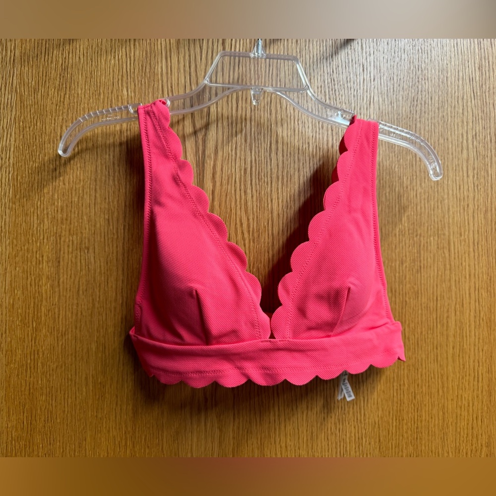 NEW w/o tags Victoria’s Secret Scallop Plunge bikini top
